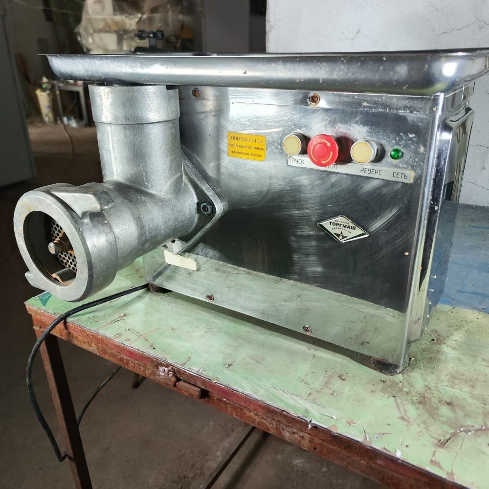Професійна м'ясорубка МИМ-300 (Торгмаш)